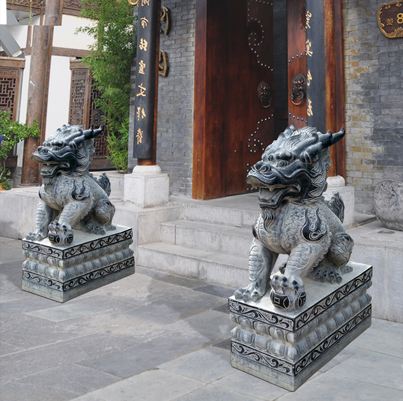 踩球麒麟石门墩，庭院门口石雕