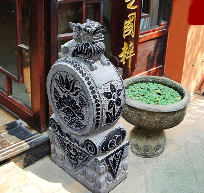茶楼门口石雕，招财石门墩
