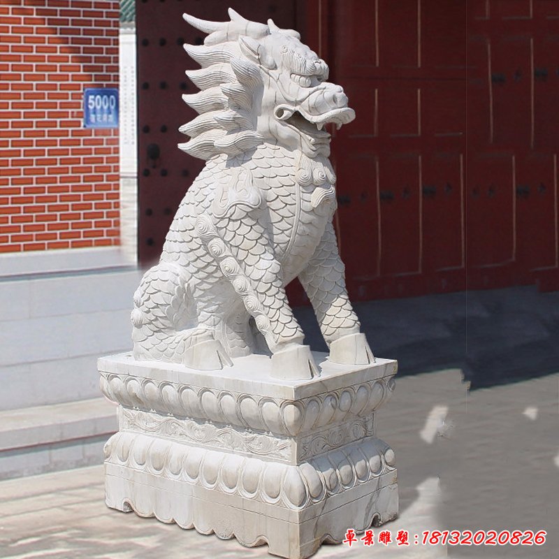 汉白玉麒麟，麒麟石门墩