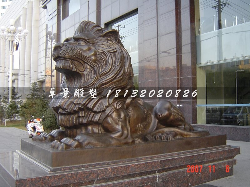 企业门口狮子雕塑，趴着的狮子铜雕