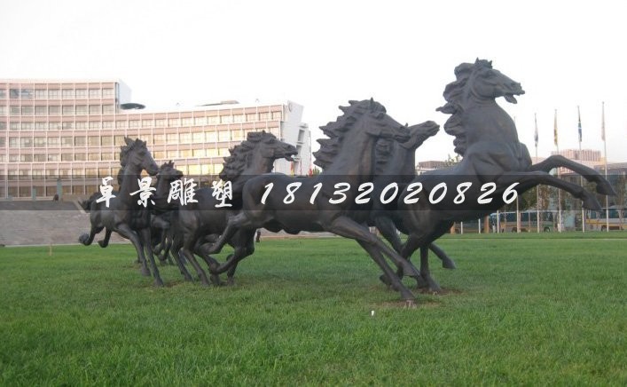 广场铜马雕塑，群马铜雕