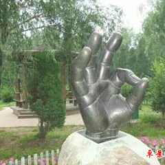 玻璃钢ok手势雕塑，景观玻璃钢雕塑