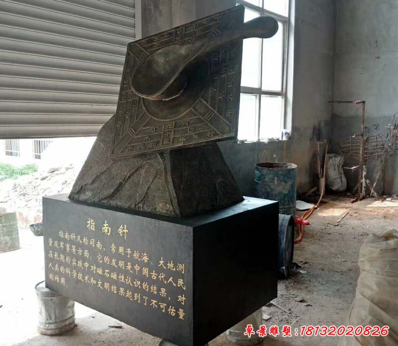 校园古代指南针铜雕