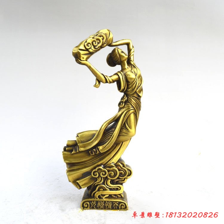 女娲补天铜雕，神话人物