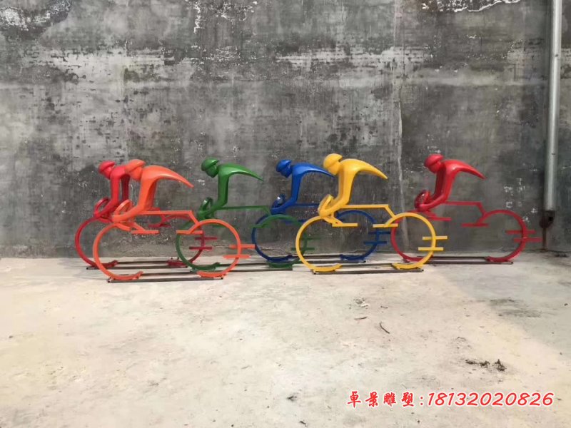 半身像抽象人物骑单车雕塑