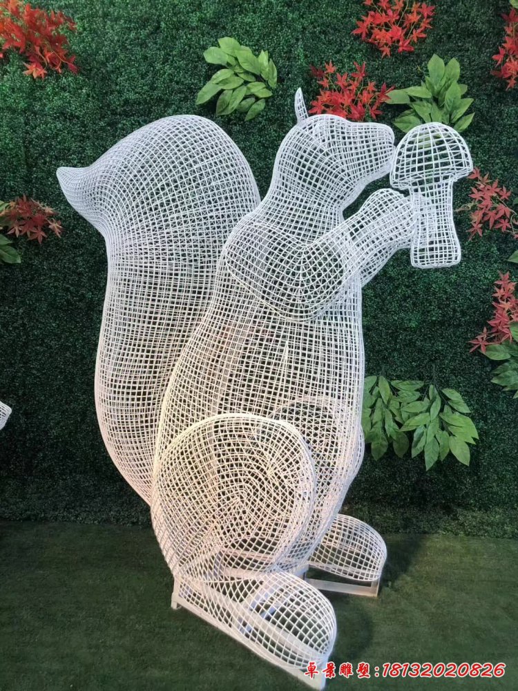 不锈钢镂空松鼠雕塑 (5)